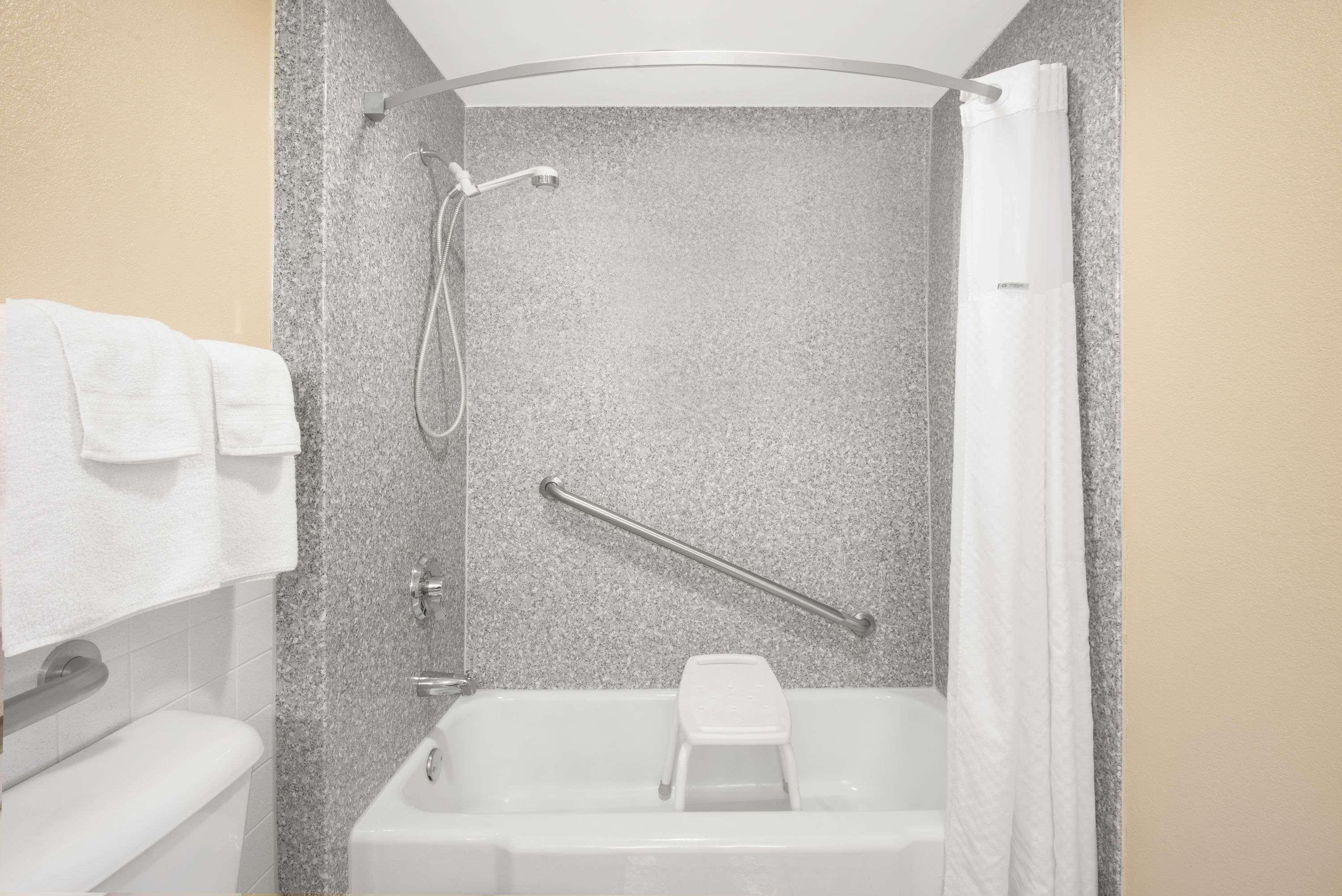 Super 8 By Wyndham Ashland Hotel Ngoại thất bức ảnh